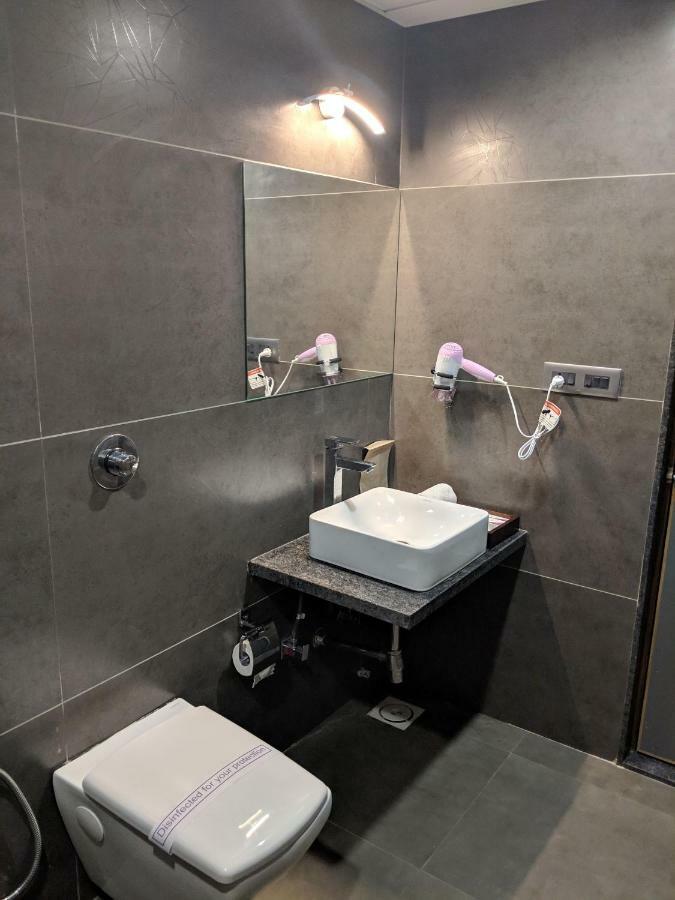 Hotel Avaante Ahmedabad Formerly Known As The Orchid Hotel Dış mekan fotoğraf