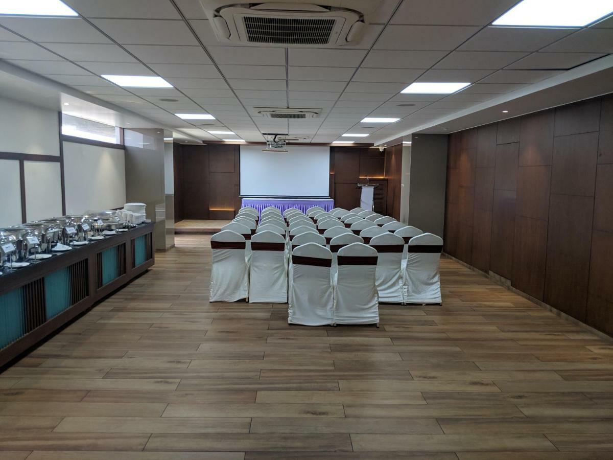 Hotel Avaante Ahmedabad Formerly Known As The Orchid Hotel Dış mekan fotoğraf