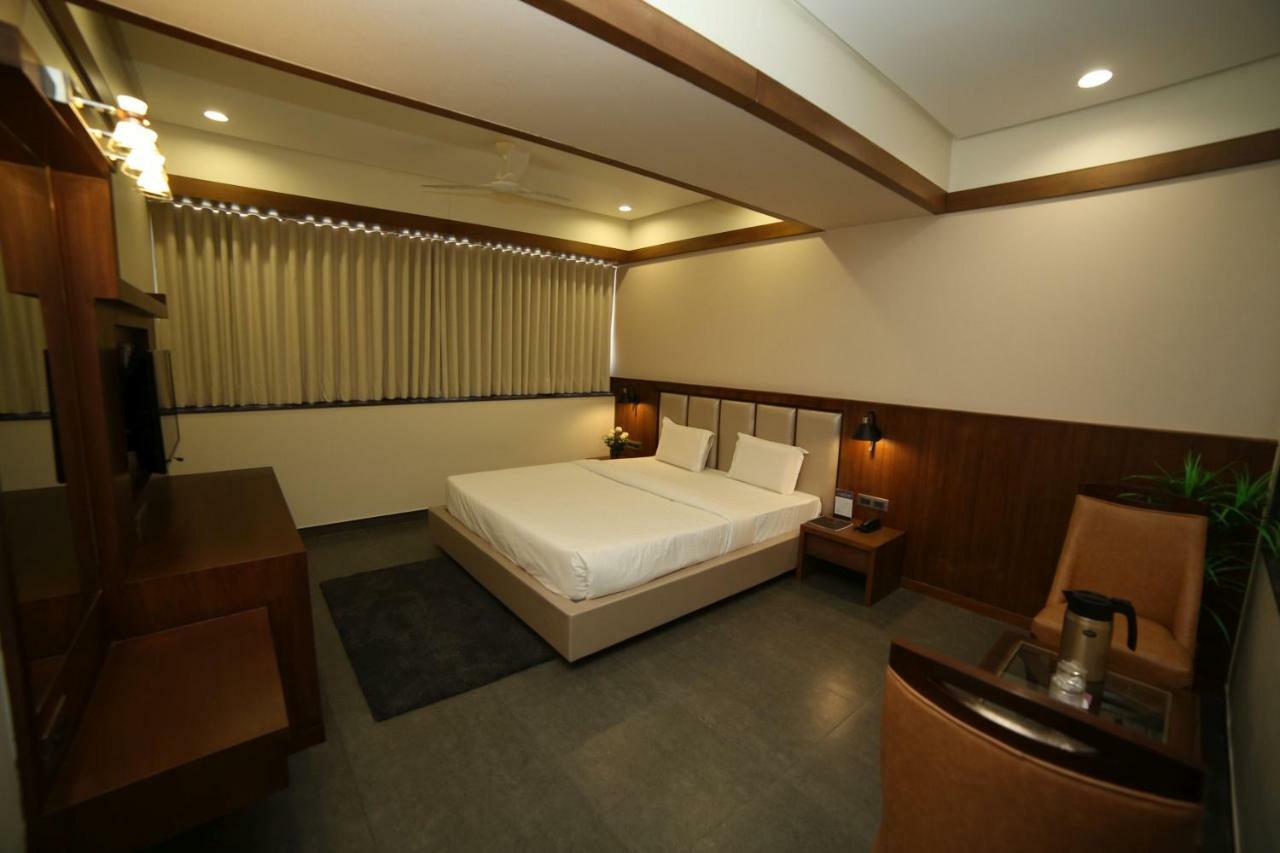 Hotel Avaante Ahmedabad Formerly Known As The Orchid Hotel Dış mekan fotoğraf